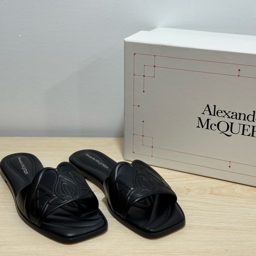 Alexander McQueen Logo Embedded Black Sandals